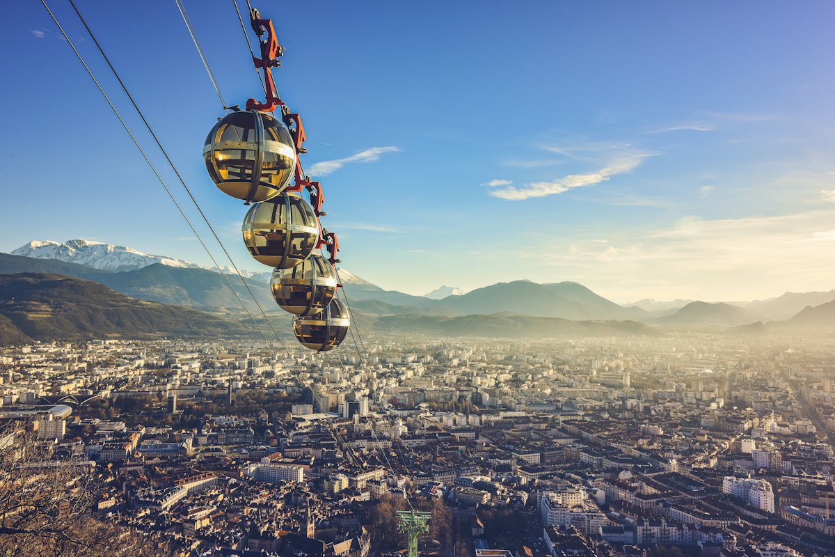 Téléphérique au-dessus de Grenoble